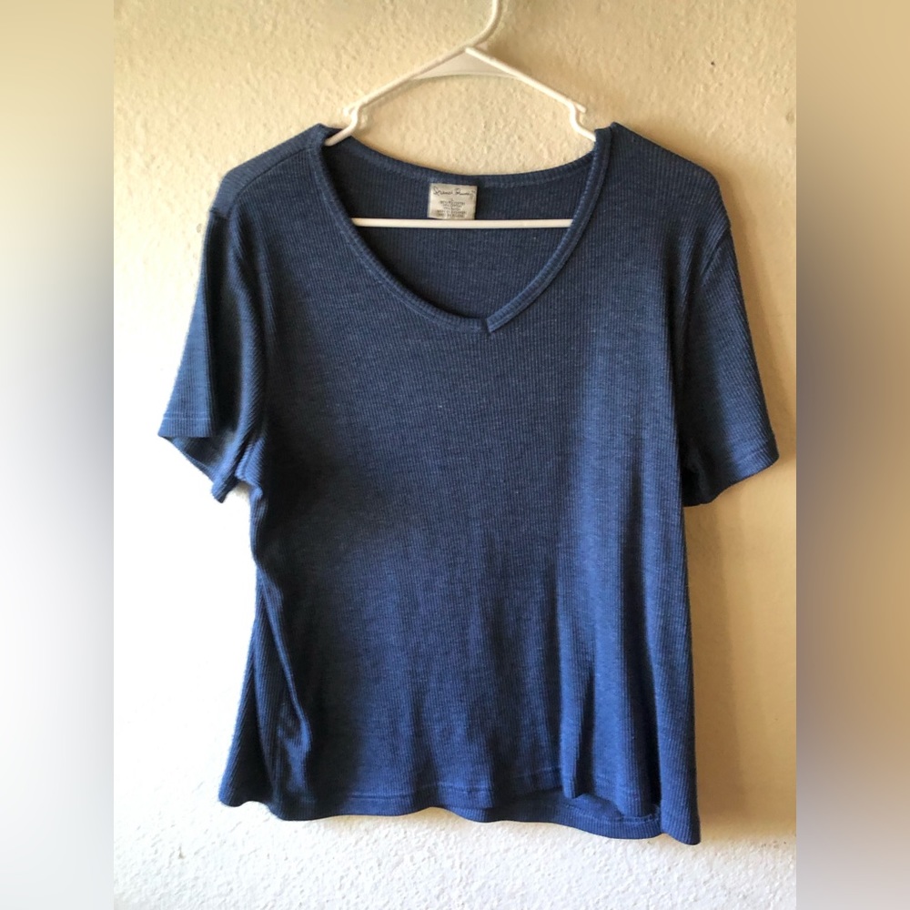 Crop top style thick comfy material but light weight French laundry